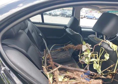 2005 BMW 325I из США, поврежденный, VIN WBAEV33445KN98660